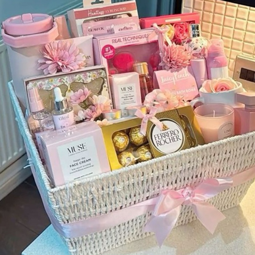 HANDMADE CUSTOM GIFT BASKETS FOR ALL OCCASIONS! 🎁 S,M,L
MENS WOMEN TEENS KIDS